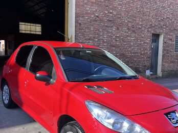 Peugeot 207 2015