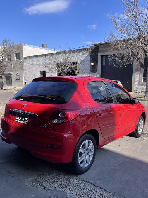 Peugeot 207 2015