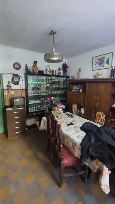 Vende Casa a Mejorar/Reciclar Sobre Avenida Almafuerte