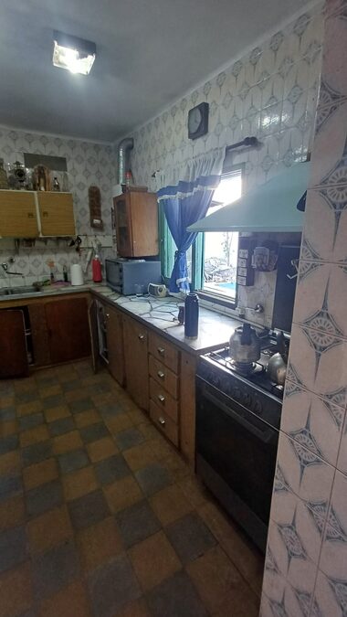 Vende Casa a Mejorar/Reciclar Sobre Avenida Almafuerte