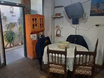 Vende Casa a Mejorar/Reciclar Sobre Avenida Almafuerte