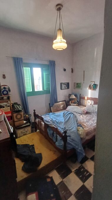 Vende Casa a Mejorar/Reciclar Sobre Avenida Almafuerte