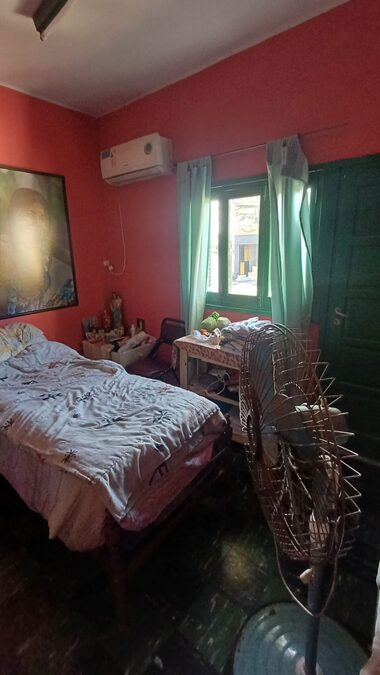 Vende Casa a Mejorar/Reciclar Sobre Avenida Almafuerte