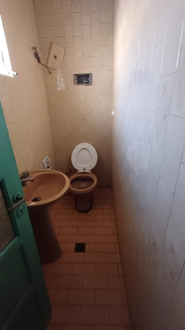 Vende Casa a Mejorar/Reciclar Sobre Avenida Almafuerte