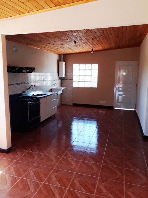 Alquila Casa en Planta Alta calle Sudamerica
