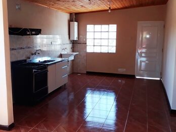 Alquila Casa en Planta Alta calle Sudamerica