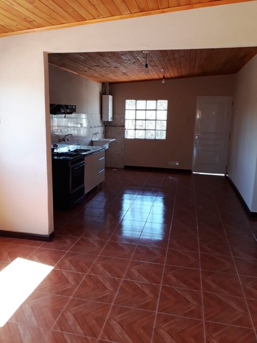 Alquila Casa en Planta Alta calle Sudamerica