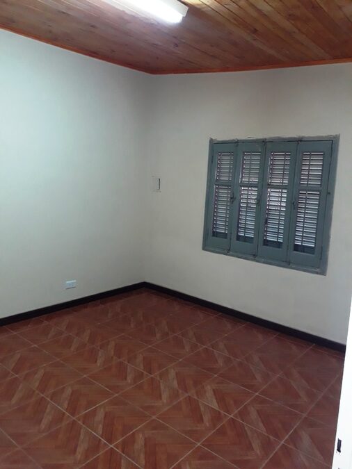 Alquila Casa en Planta Alta calle Sudamerica