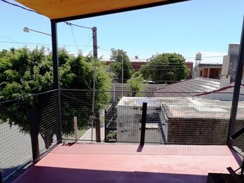 Alquila Casa en Planta Alta calle Sudamerica
