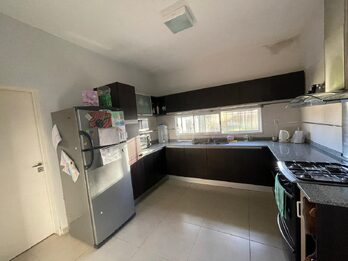 VENDO CASA EN SAN BENITO 2HAB 2 BAÑOS