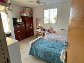 VENDO CASA EN SAN BENITO 2HAB 2 BAÑOS