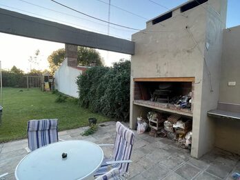 VENDO CASA EN SAN BENITO 2HAB 2 BAÑOS