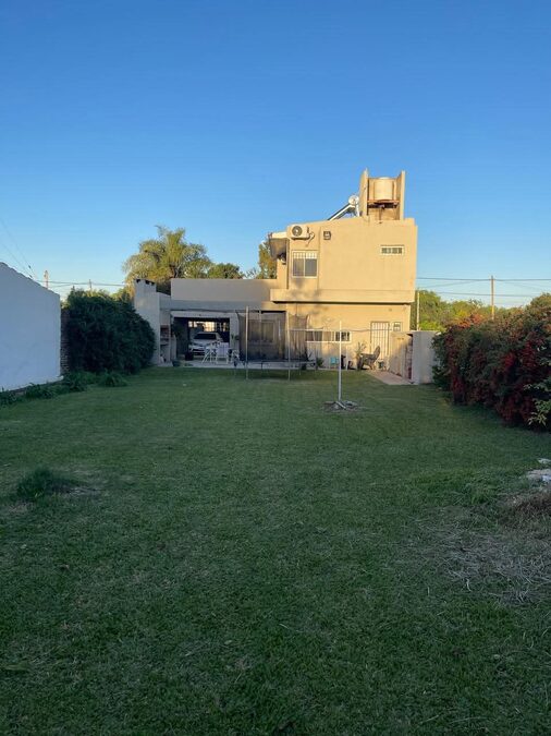 VENDO CASA EN SAN BENITO 2HAB 2 BAÑOS