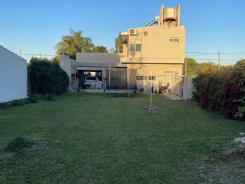 VENDO CASA EN SAN BENITO 2HAB 2 BAÑOS