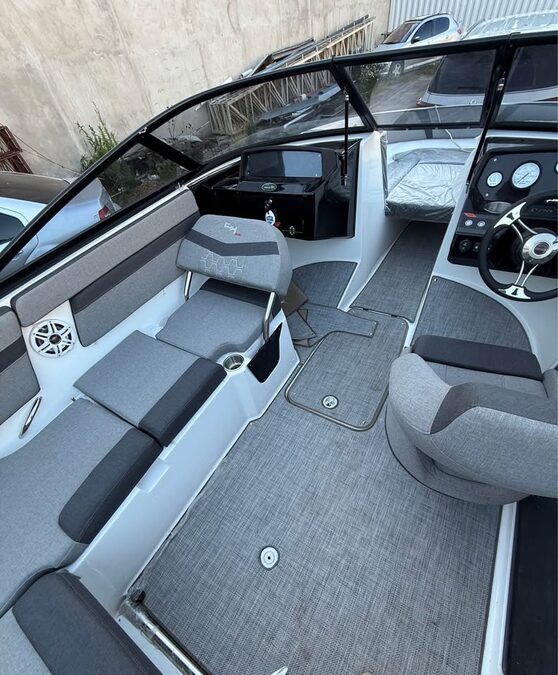 ECLIPSE 21SS con HONDA 225hp VTEC