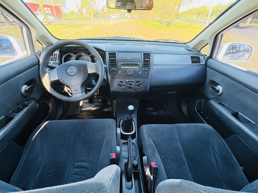 NISSAN TIIDA VISIA 2011
