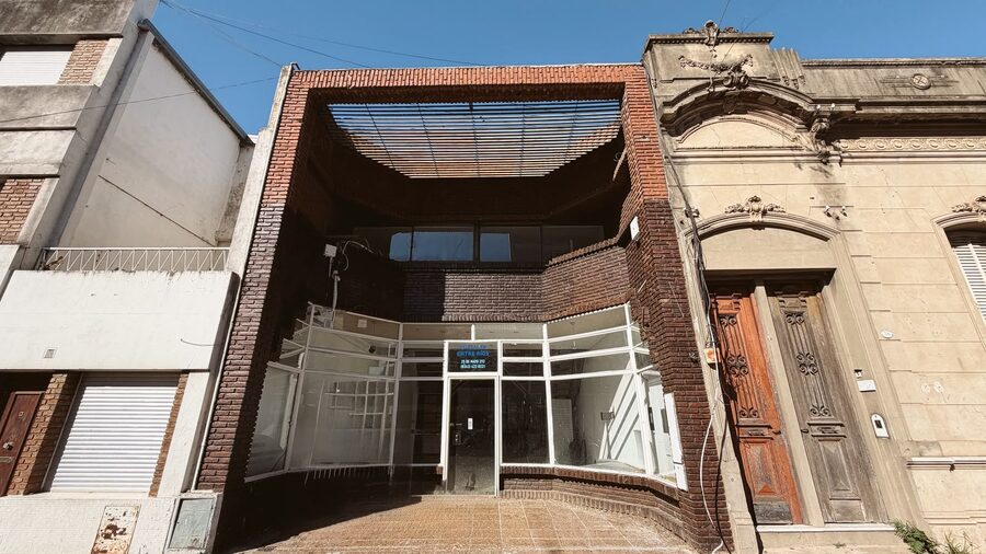 VENTA LOCAL SOBRE AVENIDA EN PLENO CENTRO!