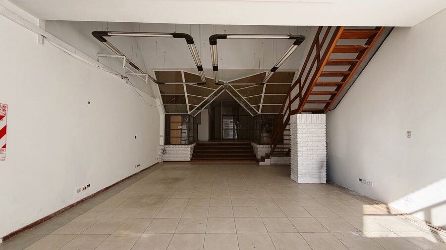 VENTA LOCAL SOBRE AVENIDA EN PLENO CENTRO!
