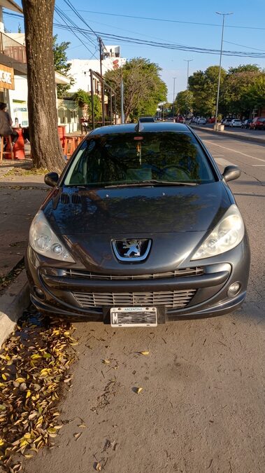 Peugeot 207 compact 2013
