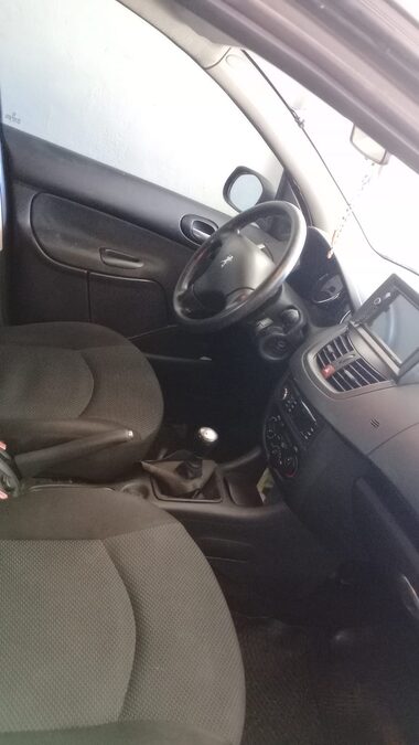 Peugeot 207 compact 2013