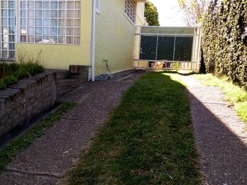 VENDO INPORTANTE PROPIEDAD CASA,CON DEPARTAMENTO,TERRENO GALPON,SALONES