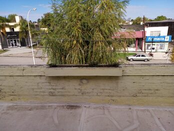 VENDO INPORTANTE PROPIEDAD CASA,CON DEPARTAMENTO,TERRENO GALPON,SALONES