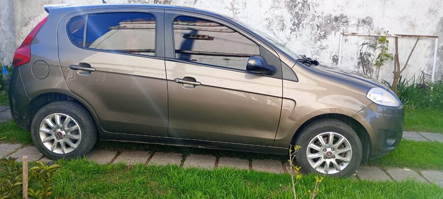 VENDO FIAT PALIO ATRACTIVE 1.4 MODELO 2013