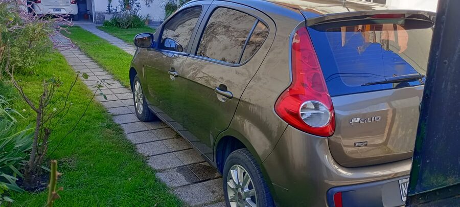 VENDO FIAT PALIO ATRACTIVE 1.4 MODELO 2013