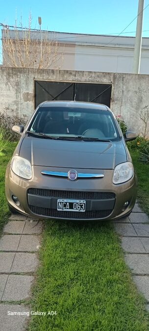 VENDO FIAT PALIO ATRACTIVE 1.4 MODELO 2013
