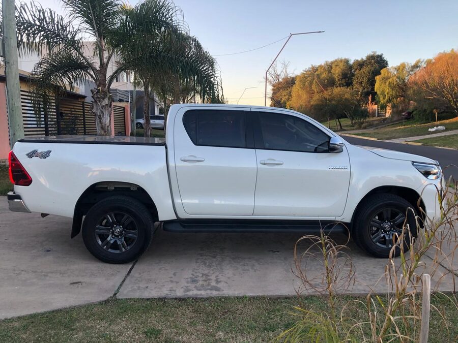 HILUX SRV 4X4 2021 MANUAL