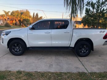 HILUX SRV 4X4 2021 MANUAL