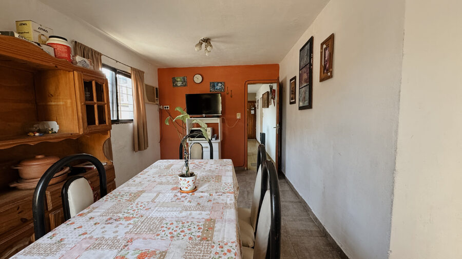 Venta Casa 2 dormitorios con cochera y verde apto credito