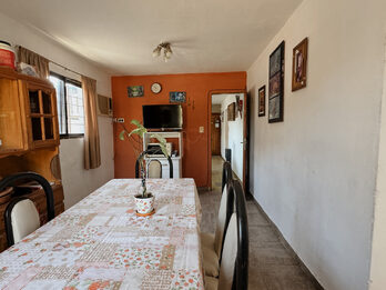 Venta Casa 2 dormitorios con cochera y verde apto credito