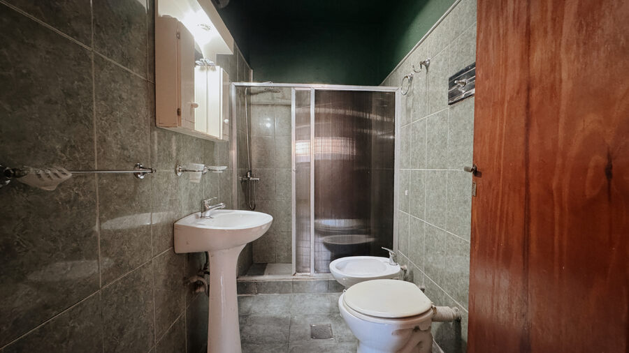 Venta Casa 2 dormitorios con cochera y verde apto credito