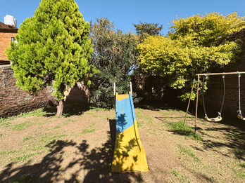 Venta Casa 2 dormitorios con cochera y verde apto credito