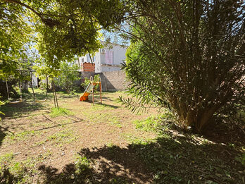 Venta Casa 2 dormitorios con cochera y verde apto credito
