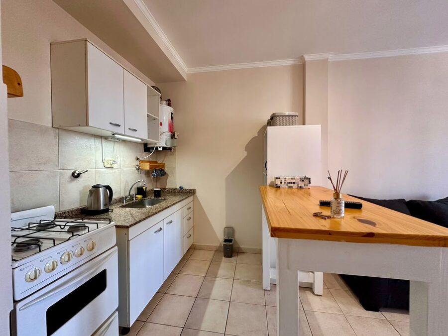 ✅ALQUILO MONOAMBIENTE CON COCHERA $420.000 + EXPENSAS + TASAS. ZONA CENTRO