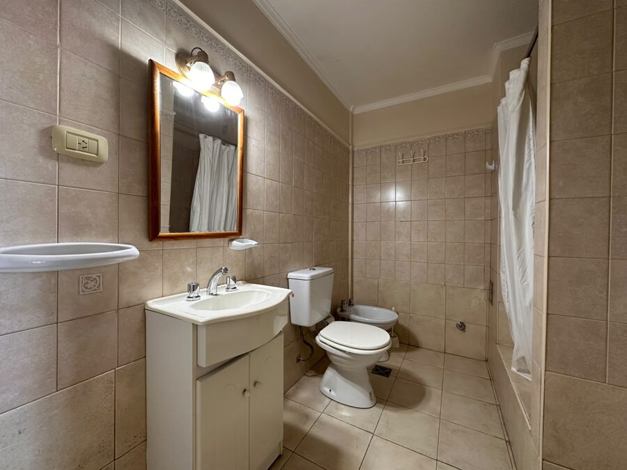 ✅ALQUILO MONOAMBIENTE CON COCHERA $420.000 + EXPENSAS + TASAS. ZONA CENTRO