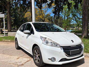 Peugeot 208 Allure 2014