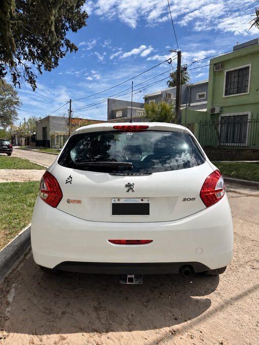 Peugeot 208 Allure 2014