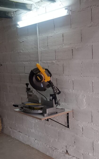 INGLETADORA DEWALT 715 - 305 MM - MAQUINON