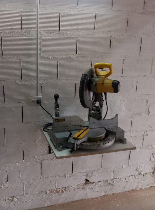 INGLETADORA DEWALT 715 - 305 MM - MAQUINON