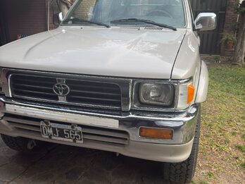 Vendo Toyota Hilux 4x4