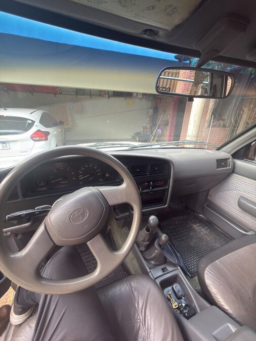 Vendo Toyota Hilux 4x4