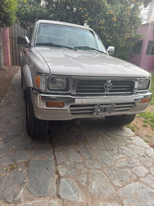 Vendo Toyota Hilux 4x4