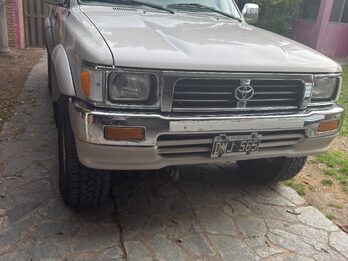 Vendo Toyota Hilux 4x4