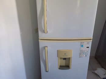 Vendo heladera.