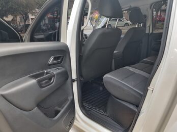 Atto Amarok 2.0 TDi 4x2 Aut Comforline 180cv / 2021 (impecable)