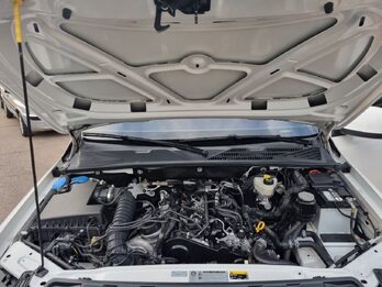 Atto Amarok 2.0 TDi 4x2 Aut Comforline 180cv / 2021 (impecable)
