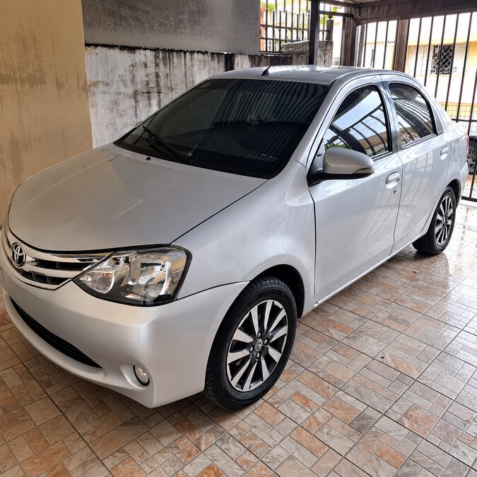 TOYOTA ETIOS 1.5 PLATINUM 4P 6MT - AÑO 2.015